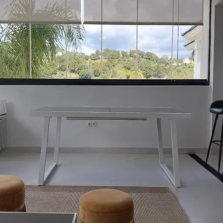 Stylish Hills With Lovely Views *